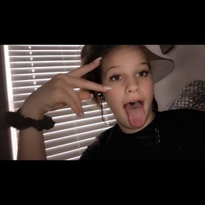 Meet your Posher, Ryenne